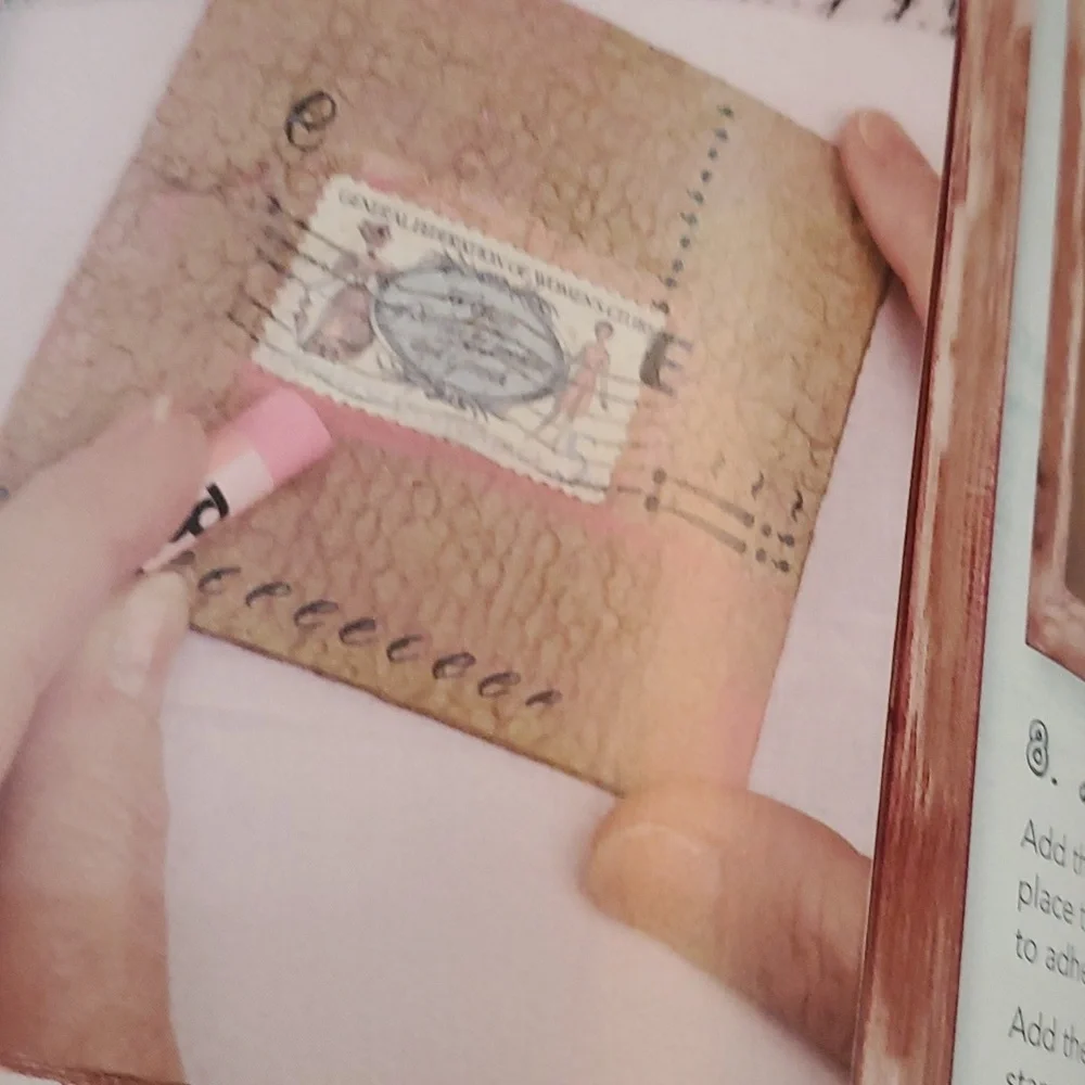 Collage Playground: A Fresh Approach to Creating Mixed-Media Art Paperback